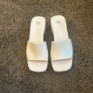 Wild fable heeled sandals. Size 8!